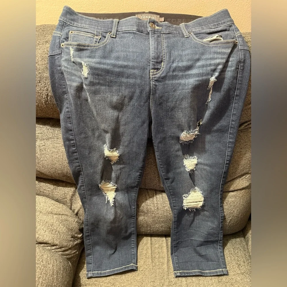 NWOT Torrid Premium Bombshell Skinny Crop Jeans, size 18 - Picture 4 of 6